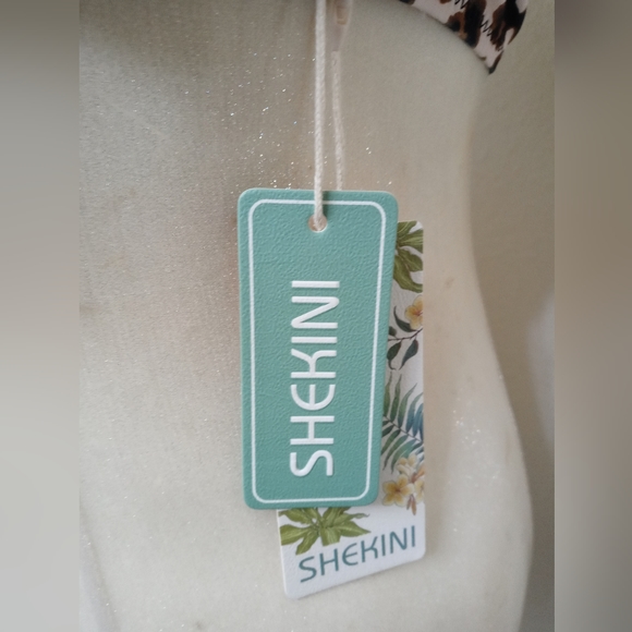 NWT SHEKINI. Tie Front Bikini Top Size S - Picture 3 of 6